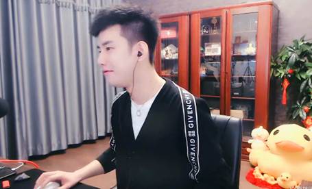 三年之后,阿哲放话约战头条