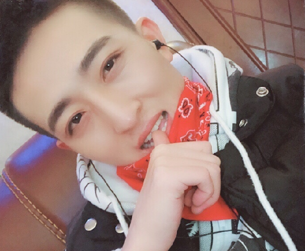 阿钊参战男歌手,成功晋级18强