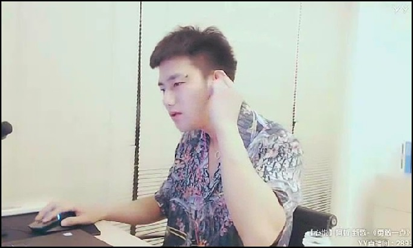 被指说话不谨慎,阿哲自打嘴巴
