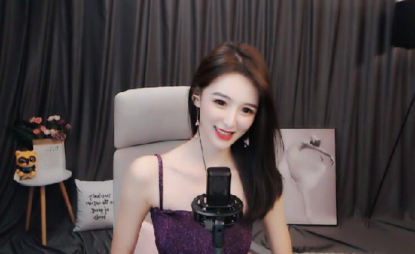 依然母亲在线挑选女婿!