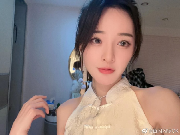 吃饱喝足，鱼闪闪知足常乐！