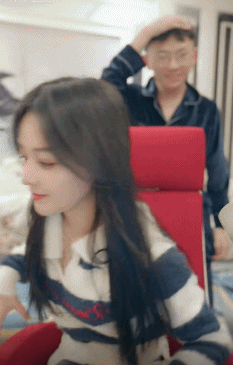 鱼闪闪背后的男人，正面出镜！