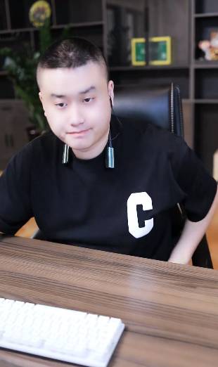 9年一梦，二蛋含泪谢众人