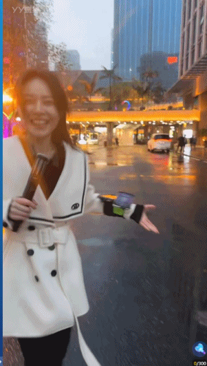 社牛鱼闪闪广州雨中户外唱歌！