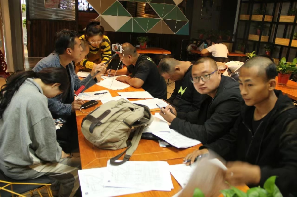 山庄出事兜走了，乳山八怪回忆杀