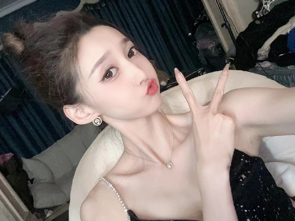 nono生日，好大哥猜姓半小时！