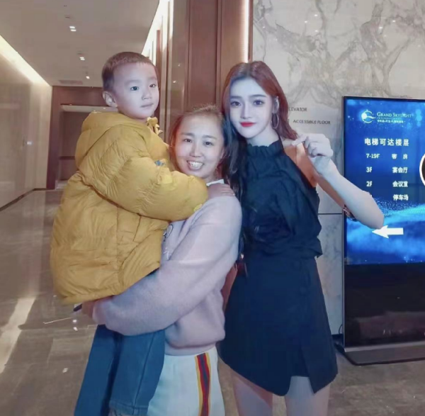 宝妈带娃追星，戴羽彤吉安演出！