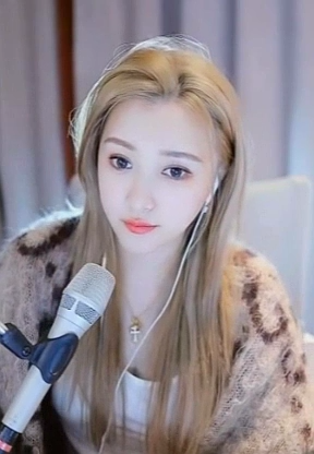 作为一名吸金的电母,安安去年也获得过非常优秀的成