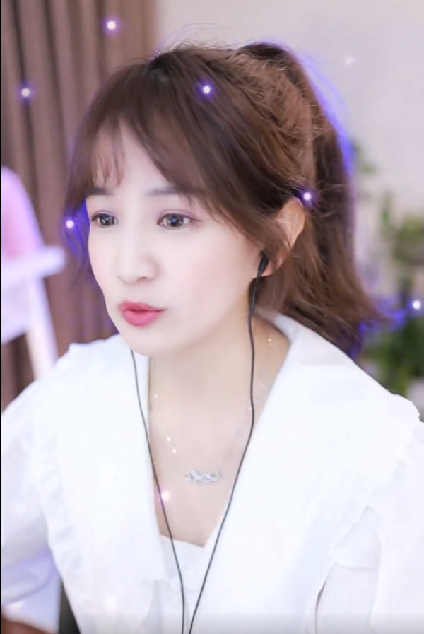 神豪小眼睛官宣？文儿隔空送祝福