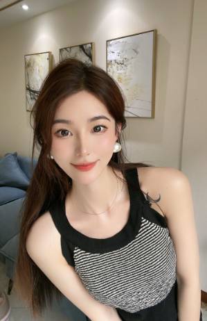 月晰抗大旗，两大电母助华矩登顶