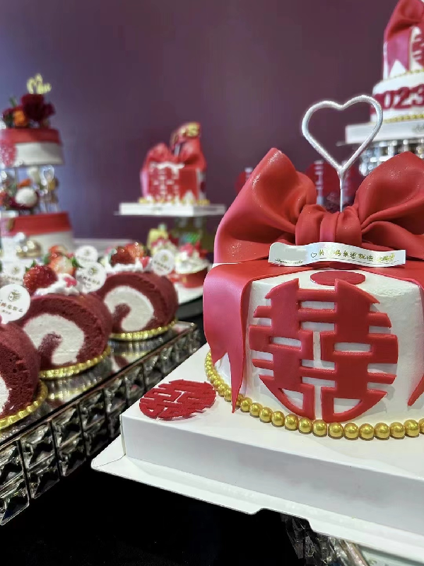 婚礼成谢亲友，雅乐晒婚礼现场照