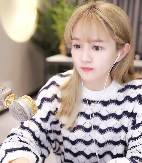 文儿谈生日庆典照常过生日