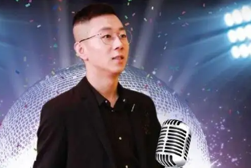 王小源官宣回归日期，将大战年度