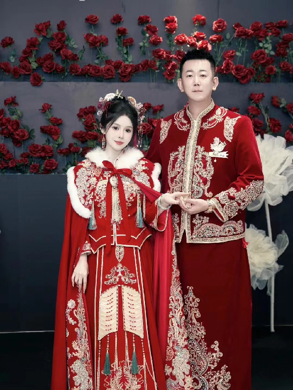 婚礼成谢亲友，雅乐晒婚礼现场照