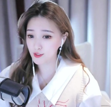 又收近百万，她绝对是YY第一电母