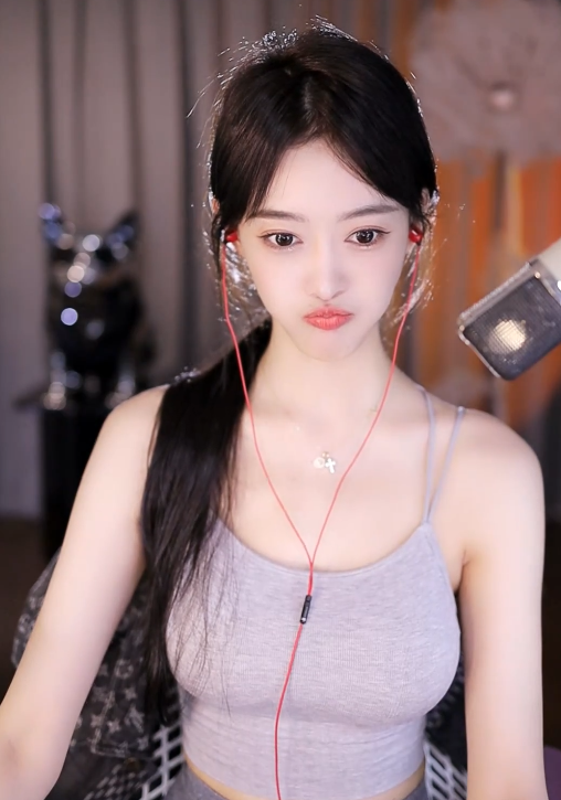 回归首个头条,芮甜甜激动感谢