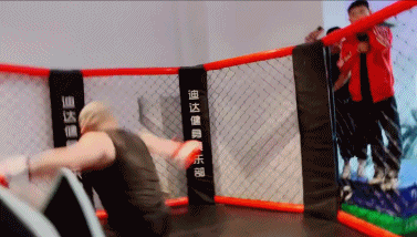 国威拳赛，小胖真功夫暴揍五花肉