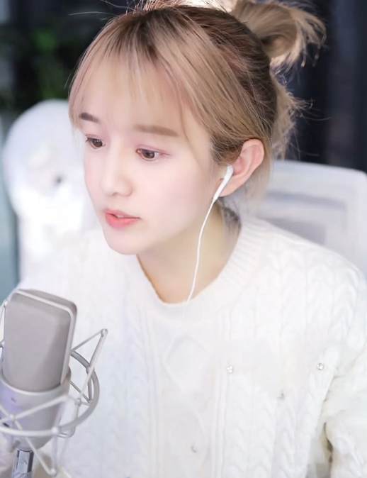 文儿谈旗下主播，报同组也没关系