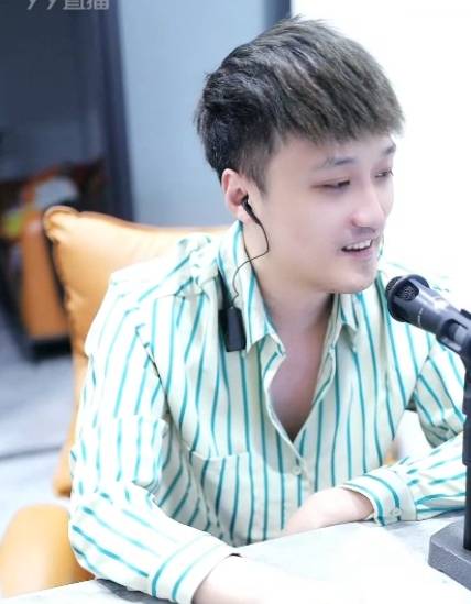 朦朦姐力挺百万锹成为国威一哥