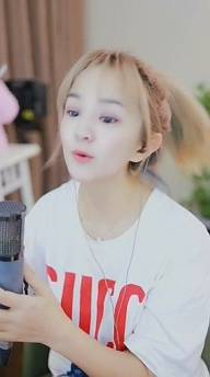 文儿：年度期间每天都直播