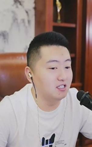 小洲：通过努力又获得了一位大哥