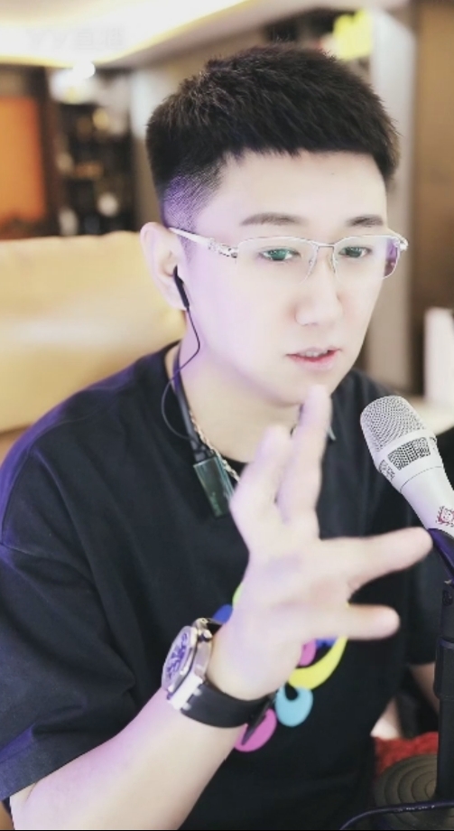 小浩:咱年度就没拿过第二名