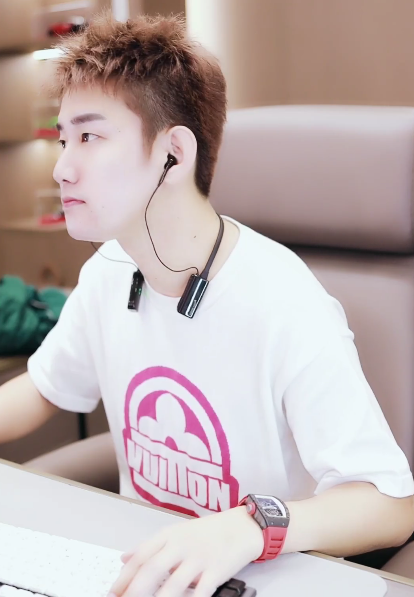 老李先到四平阿哲好烟好酒招待