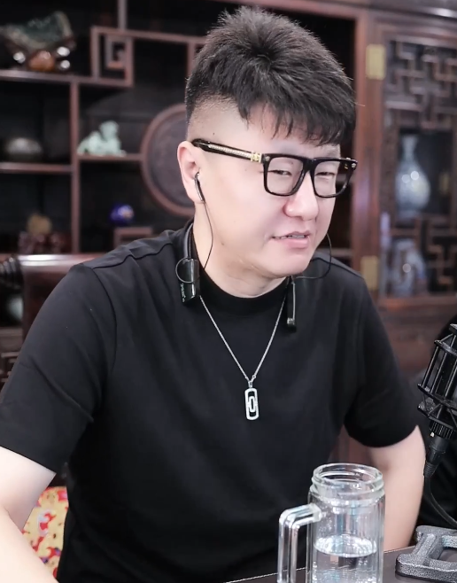 力挺旗下主播，大佛拒接小金娃