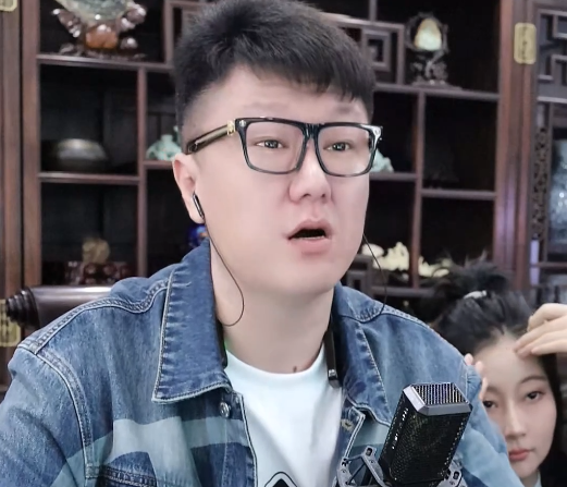 没那心眼!大佛没用小号架大哥