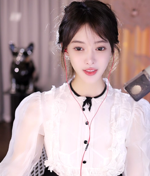 签哪个公会?芮甜甜:还在谈