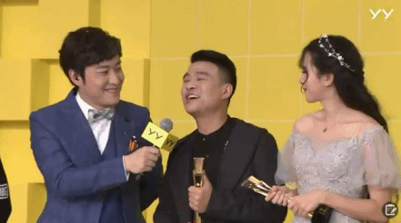 大衣盼望再和小呵同台领奖！