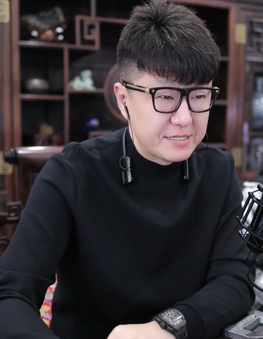 小浩拉票努力，大佛称赞实力