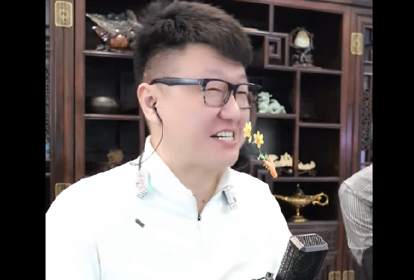 西湖边上住，大佛想携程了