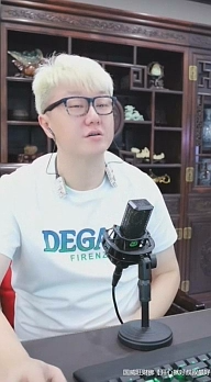 大佛背着媳妇找大哥玩？