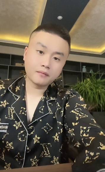 9年一梦，二蛋含泪谢众人