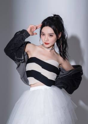 鱼闪闪吃饱，登顶娱加主播收入榜