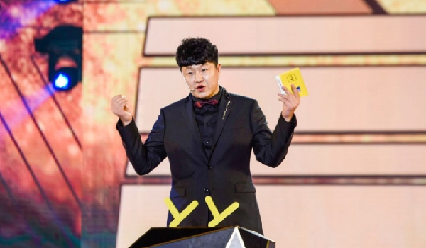 张大嘴！大佛曝光徒弟变脸绝活