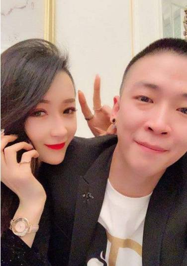 刘一手崩溃痛哭官宣离婚