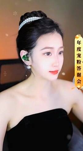 女王气质，夏瑶捧杯答谢众人