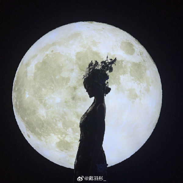 戴羽彤受邀参加音乐节路人直拍！