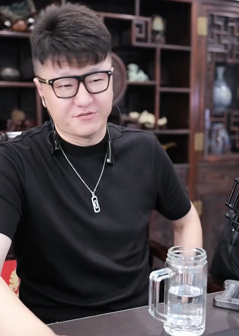 力挺旗下主播，大佛拒接小金娃