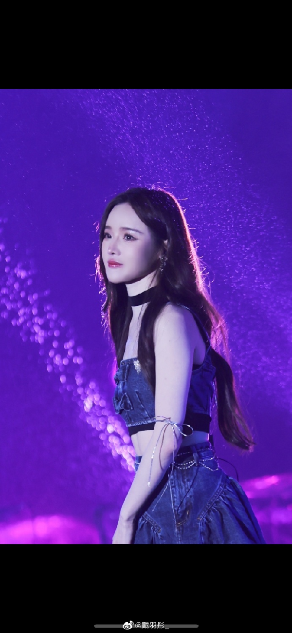 戴羽彤和明星同台演唱会高清图！