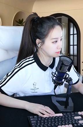 榜单前面全是电母，奇领稳进前10