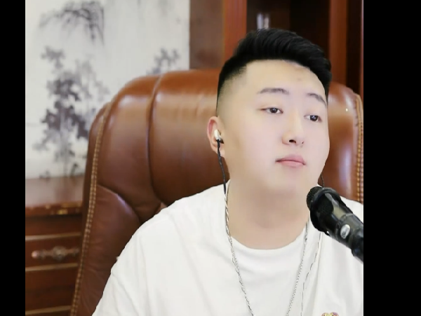 刷到哭！0哥为小洲清空包裹
