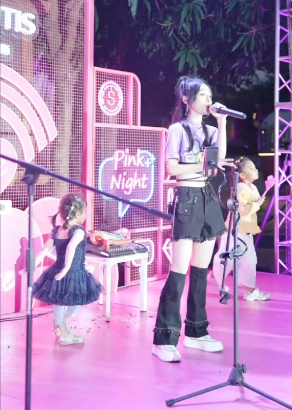 鱼闪闪亚特兰蒂斯户外路演！