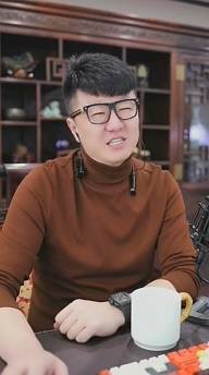 大嘎子反不了，他续约了国威！