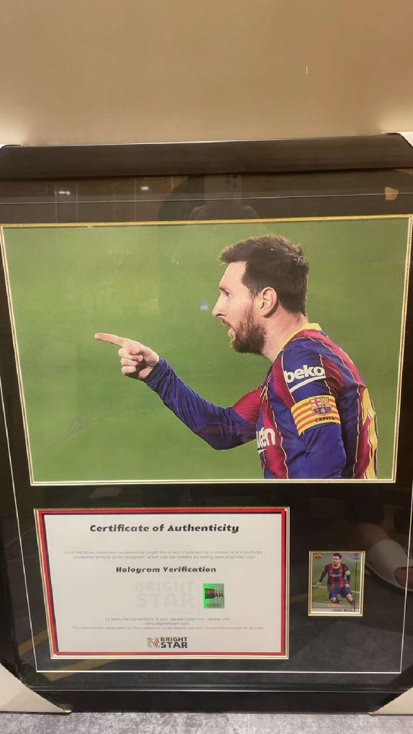涛哥送阿棒梅西珍藏球星卡！
