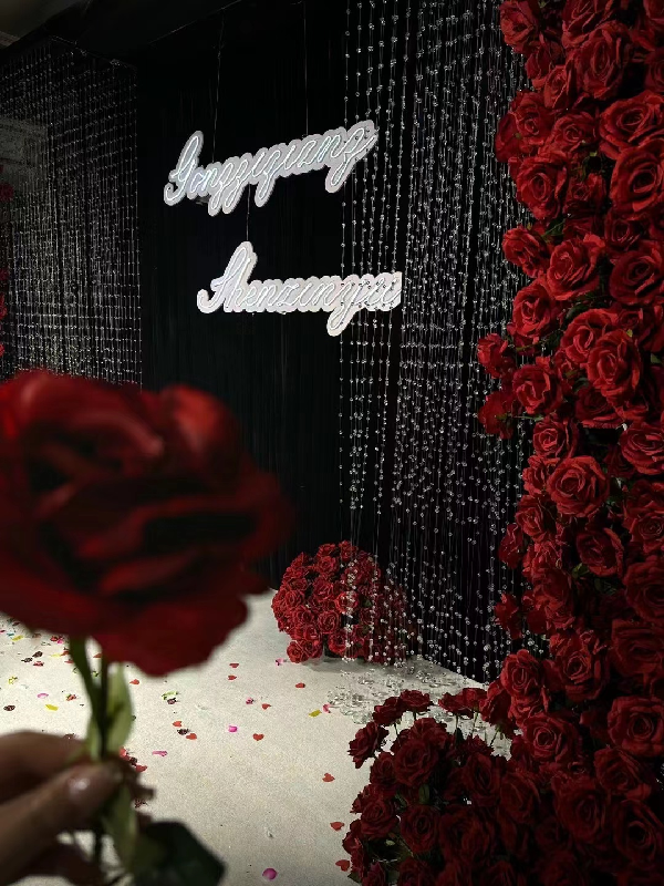 婚礼成谢亲友，雅乐晒婚礼现场照