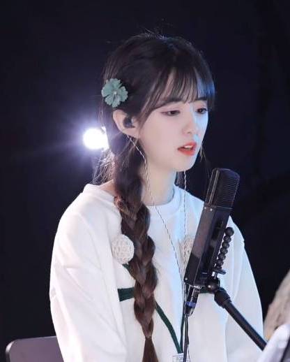 7000万！小小呵预定Top1已选礼服