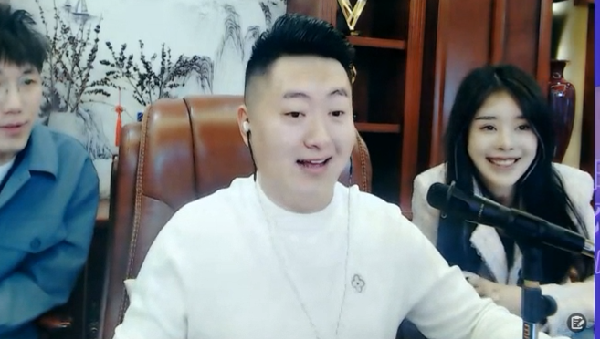 直播改时间?小洲:我要当爸爸了